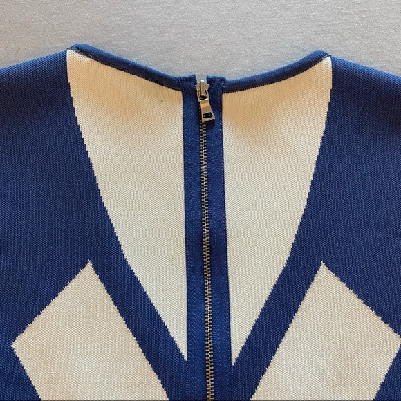 BCBGMaxAzaria | Evinna Geometric Bodycon Dress - Blue / White | Size XXS - Picture 7 of 14